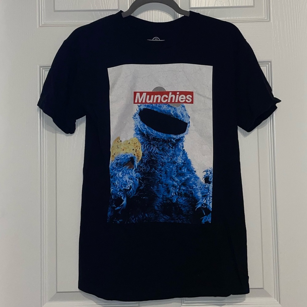 💙GRAPHIC TEE COOKIE MONSTER MUNCHIES💙